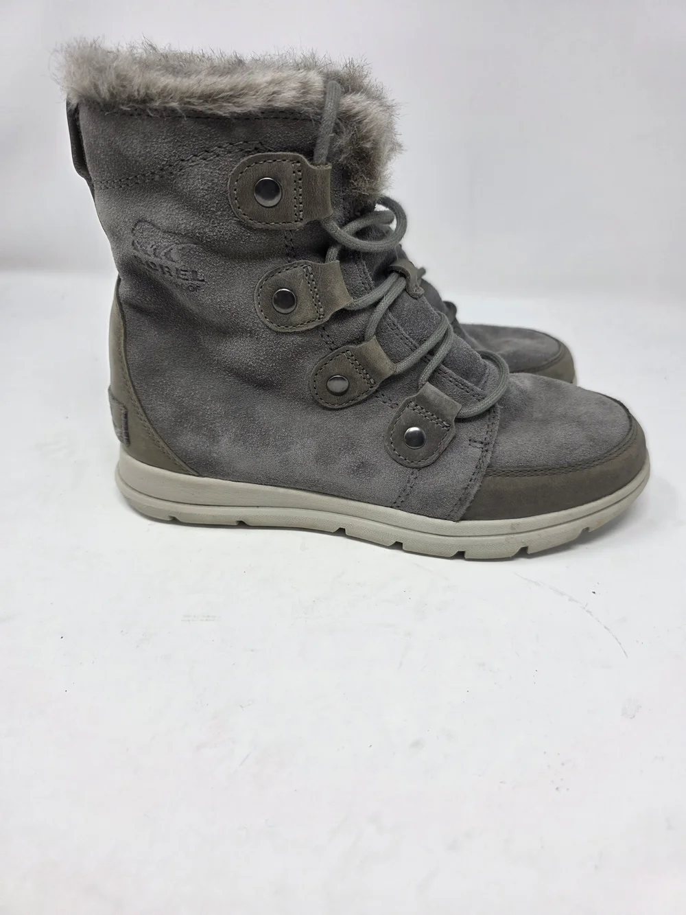 Sorel Whitney Short Waterproof Suede Faux Fur Winter Boots Womens Size 8.5 Grey
